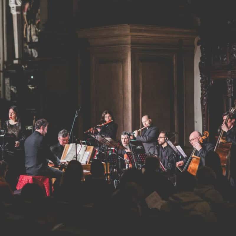 Dolore di Dio, storia dell’uomo: la Via Crucis musicale, con testi di Martini